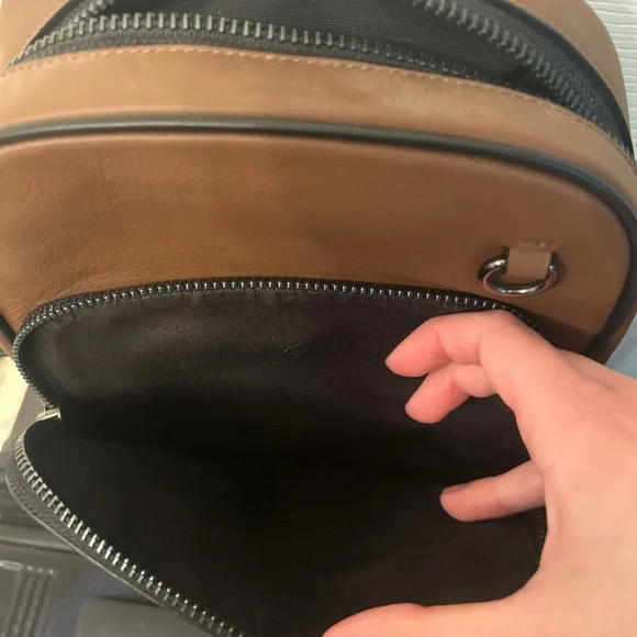❤️❤️❤️Coach Sling Bag - Picture 3 of 4